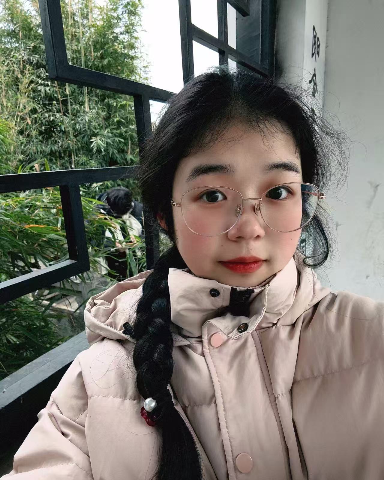张静雯日常户外照片