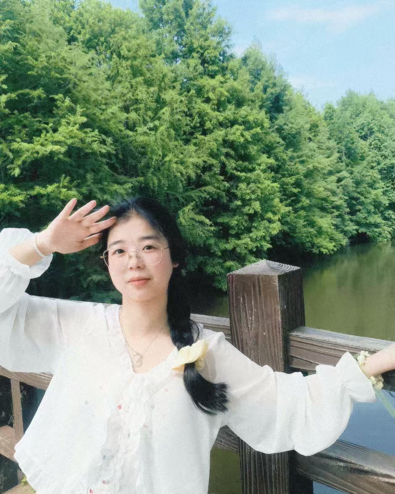 南京湖边照片